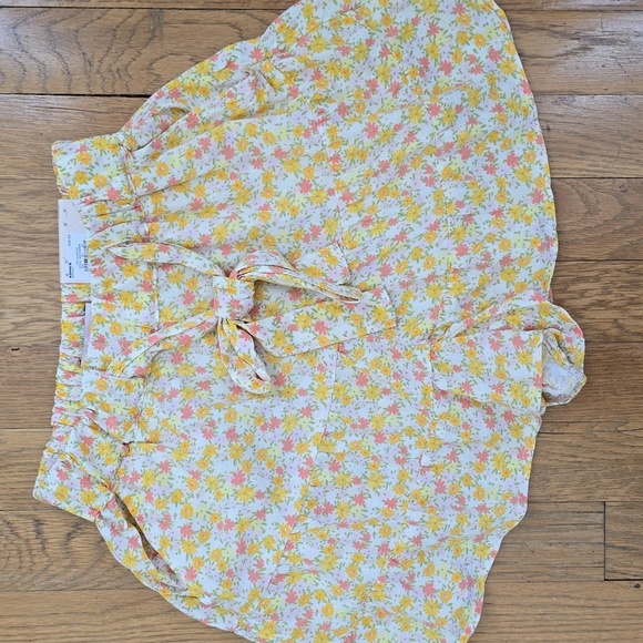 SO BRAND WOMENS JUNIOR SIZE YELLOW FLORAL SOFT SHORTS HIGH RISE SIZE XS - Picture 2 of 13